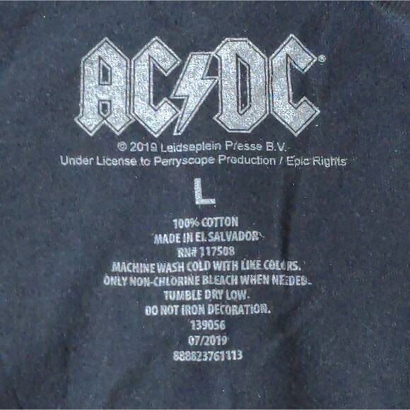 AC DC High Voltage Tee - Size L - EUC - Picture 4 of 5